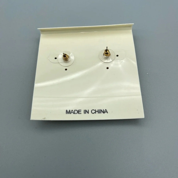 OLIVIA WELLES Dana Crystal Earrings - Picture 5 of 6